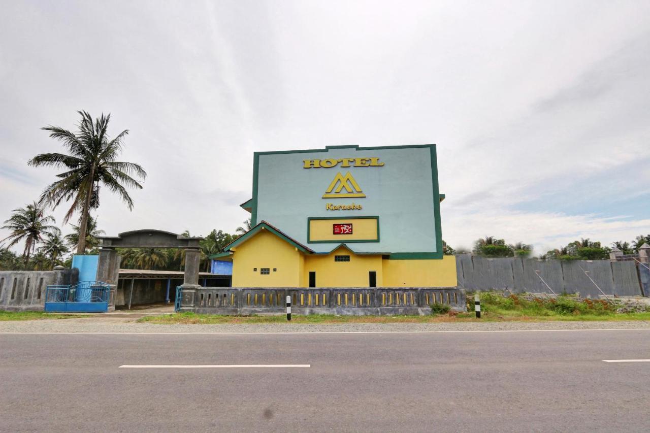 Oyo 90796 Hotel Mulya Indah Tambakmulya Exteriör bild