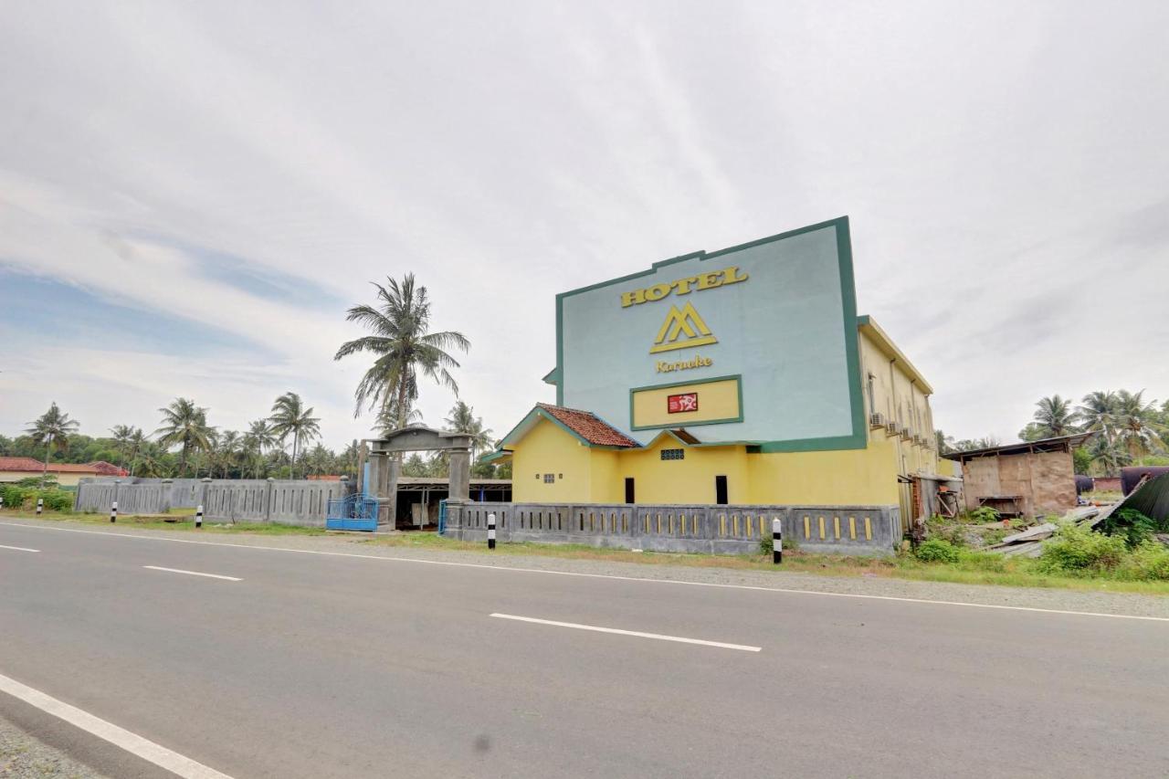 Oyo 90796 Hotel Mulya Indah Tambakmulya Exteriör bild