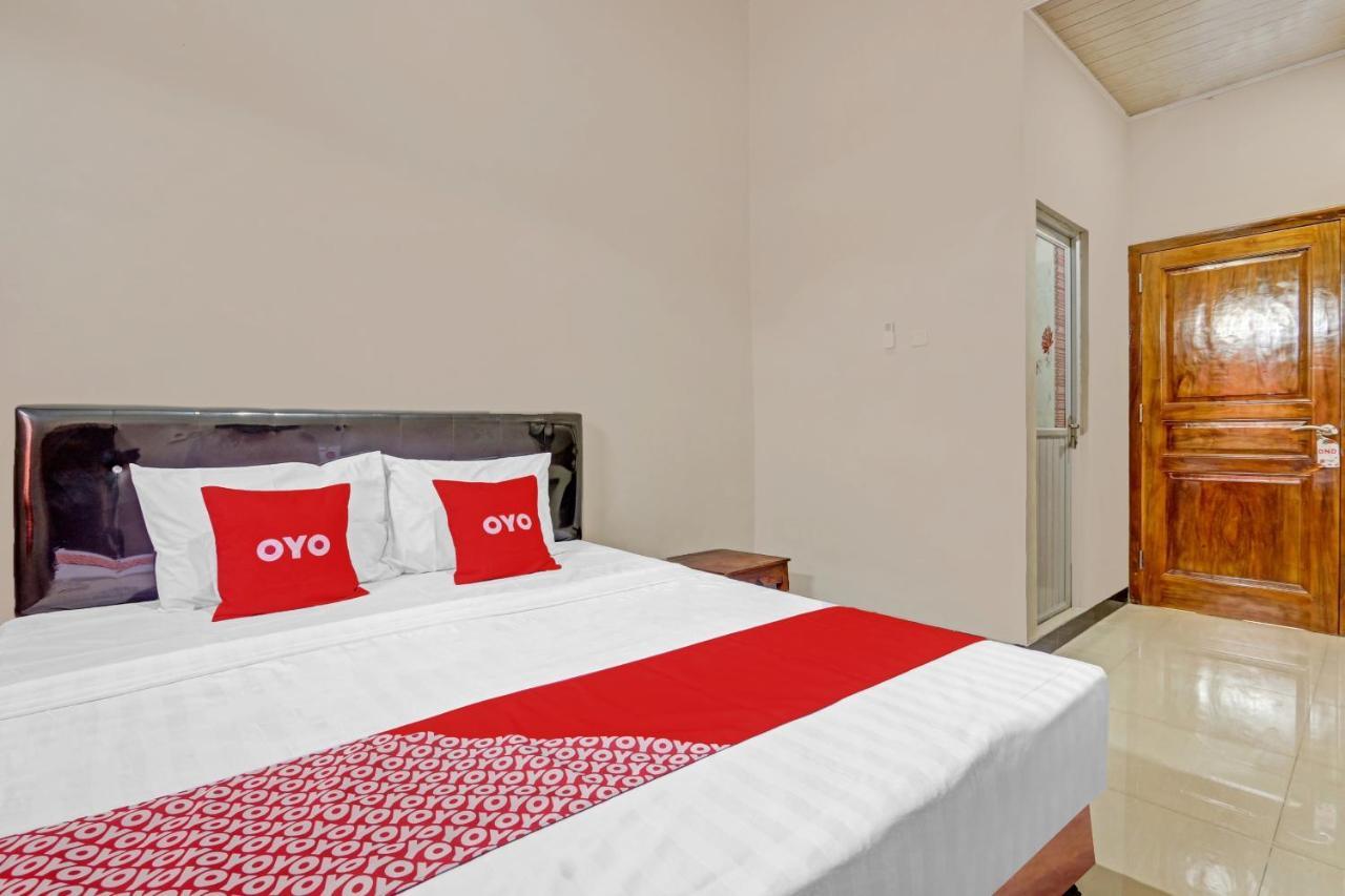 Oyo 90796 Hotel Mulya Indah Tambakmulya Exteriör bild
